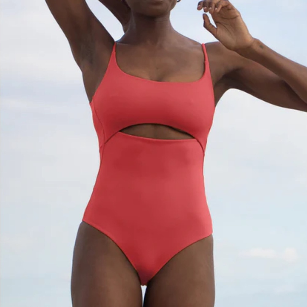 Left on Friday - Peak Swimsuit NWT!!💕